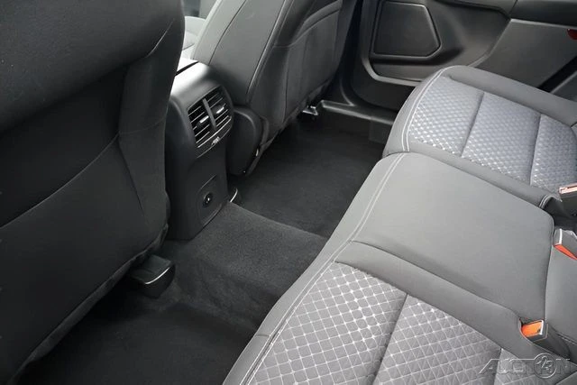 2025 Ford Escape - Image 17 of 21
