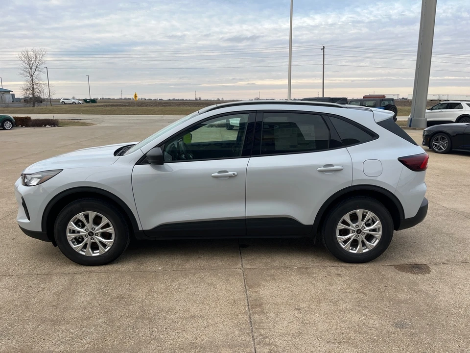 2025 Ford Escape - Image 5 of 21