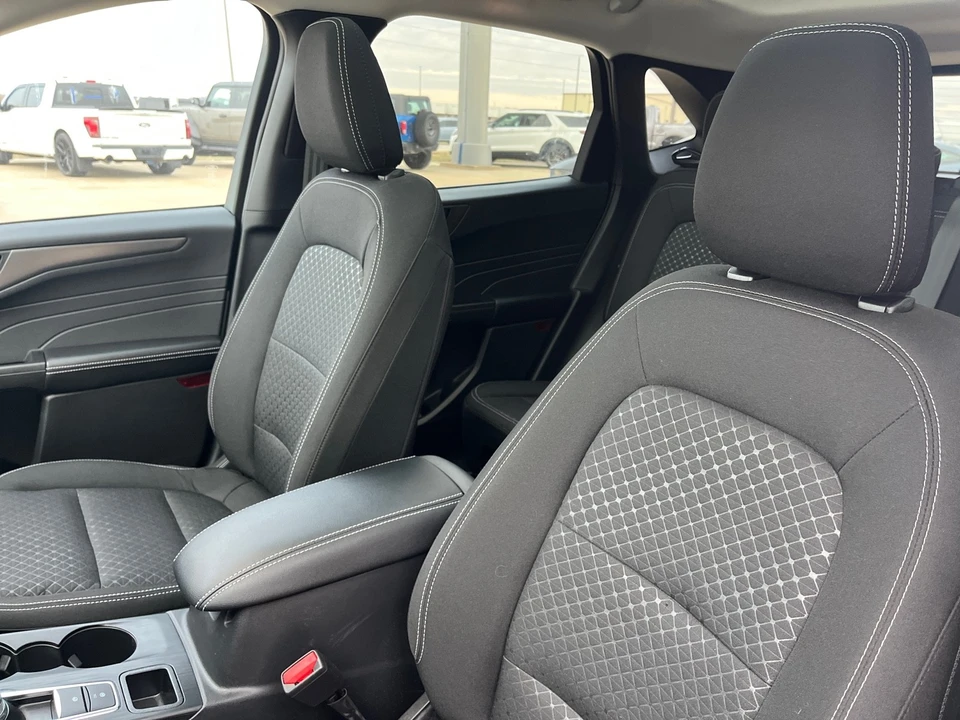 2025 Ford Escape - Image 12 of 21