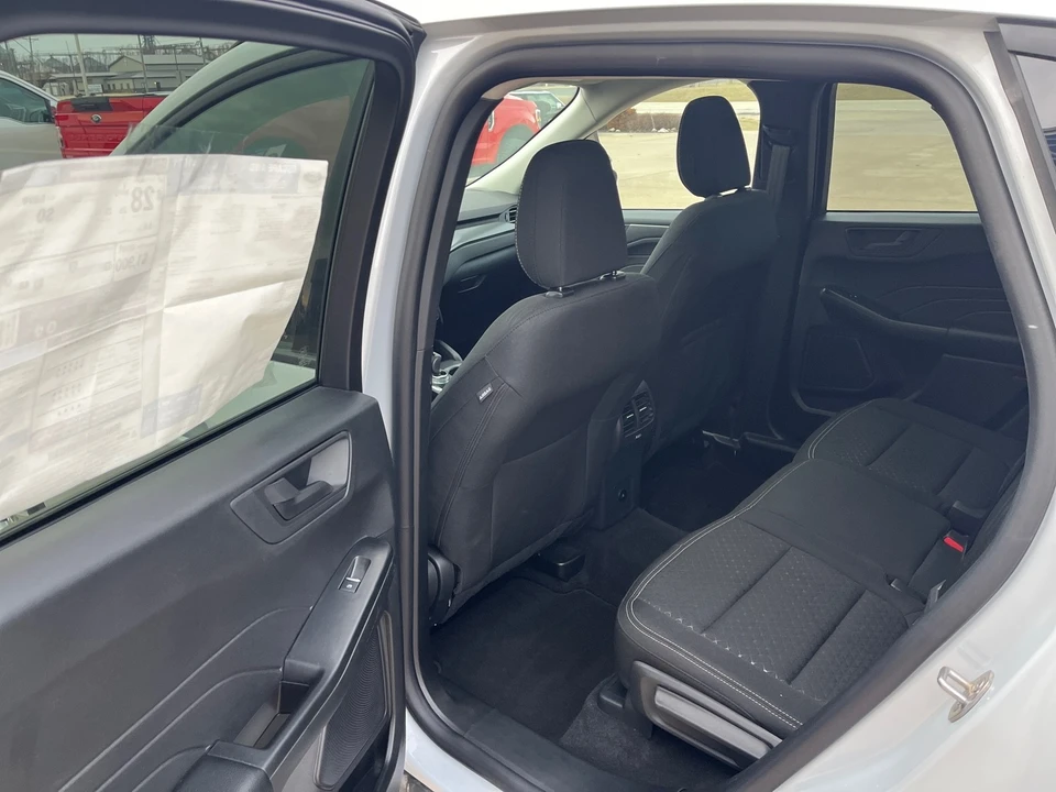 2025 Ford Escape - Image 19 of 21