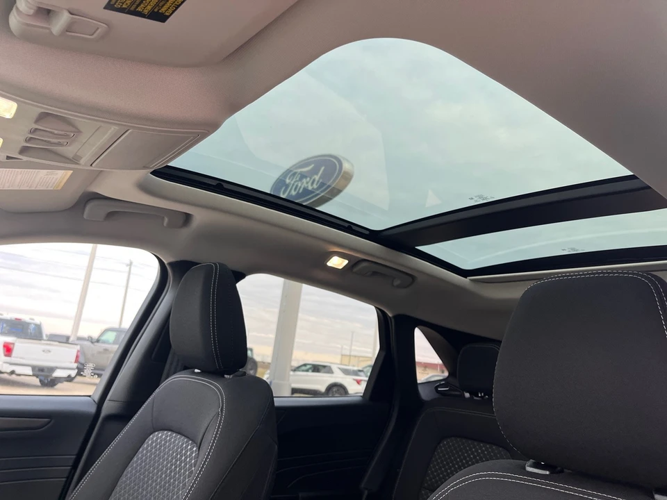 2025 Ford Escape - Image 13 of 21