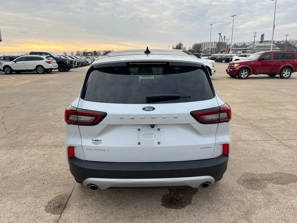 2025 Ford Escape - Image 7 of 21