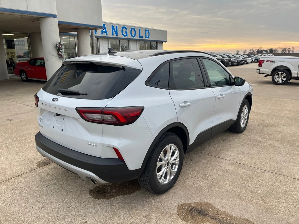 2025 Ford Escape - Image 8 of 21