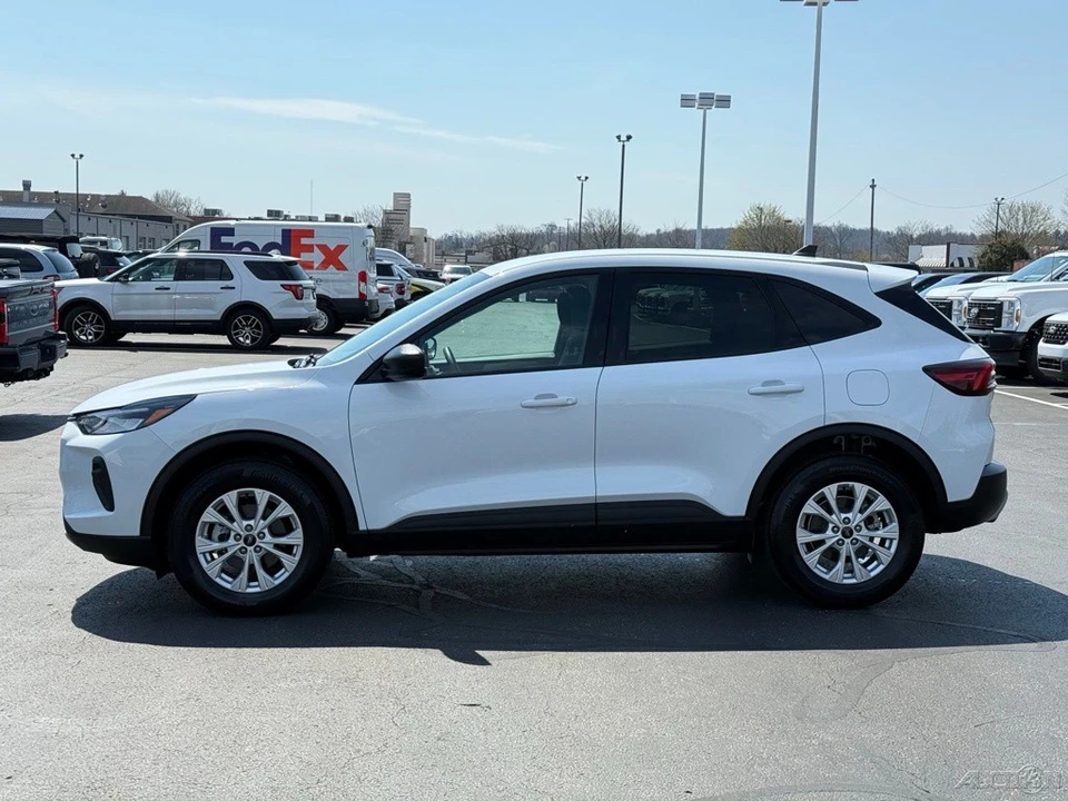 2025 Ford Escape - Image 6 of 12