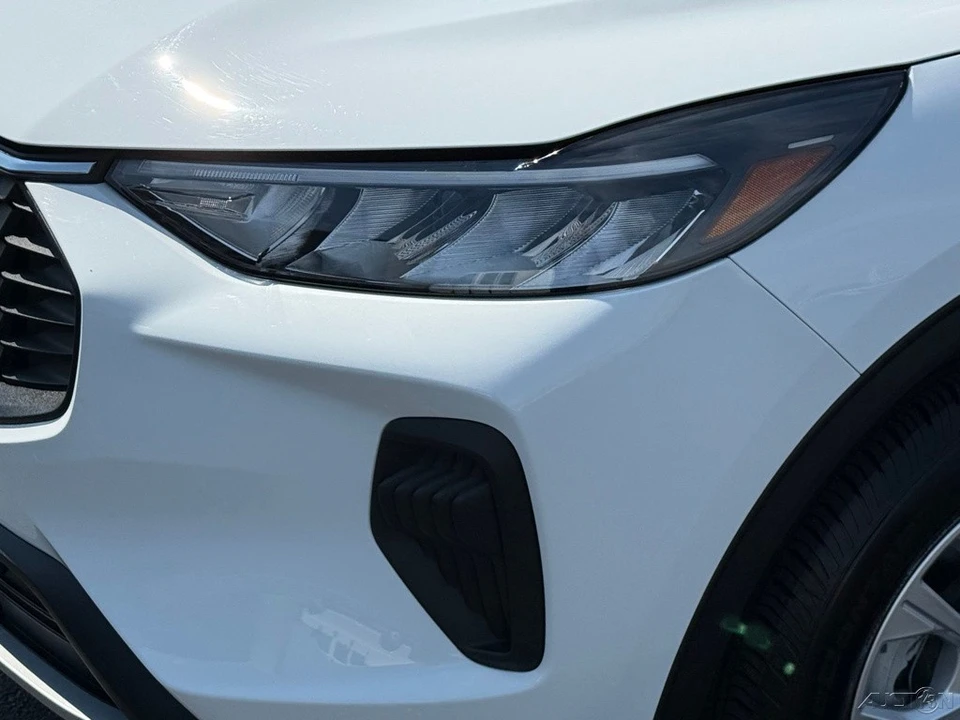 2025 Ford Escape - Image 9 of 12