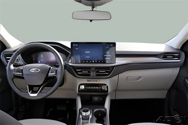 2025 Ford Escape - Image 13 of 21