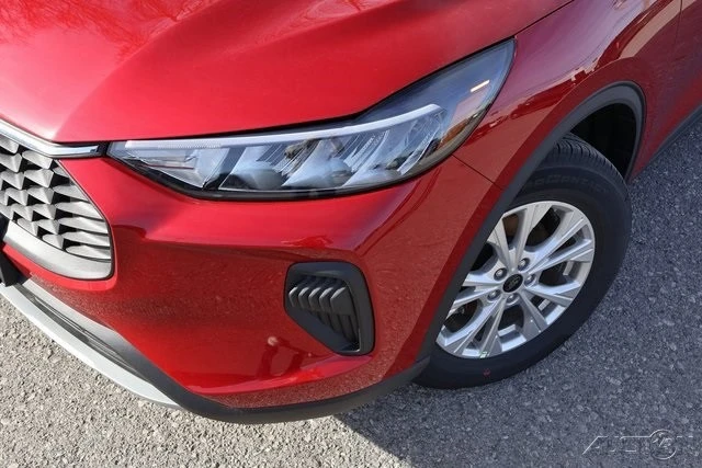 2025 Ford Escape - Image 10 of 21