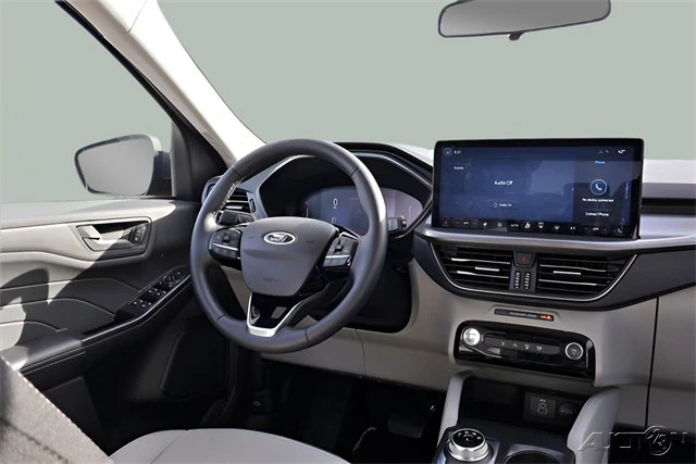 2025 Ford Escape - Image 14 of 21