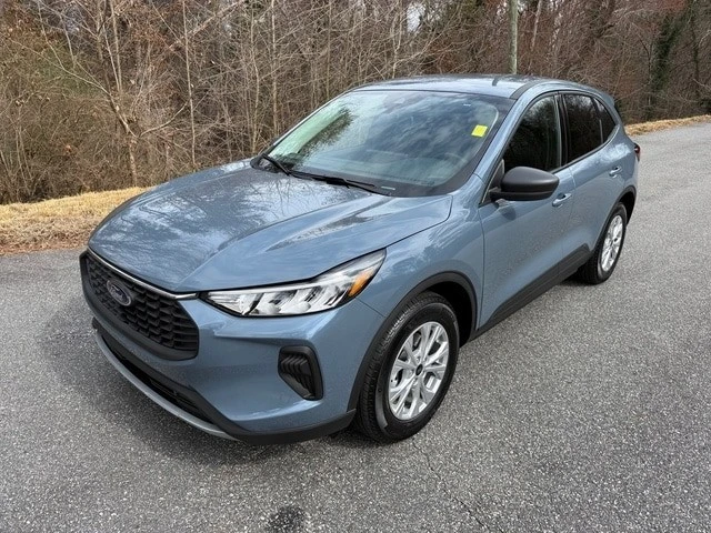 2025 Ford Escape - Image 2 of 21