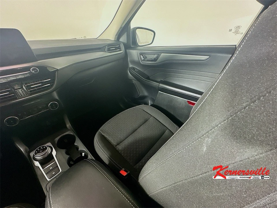 2025 Ford Escape - Image 11 of 21