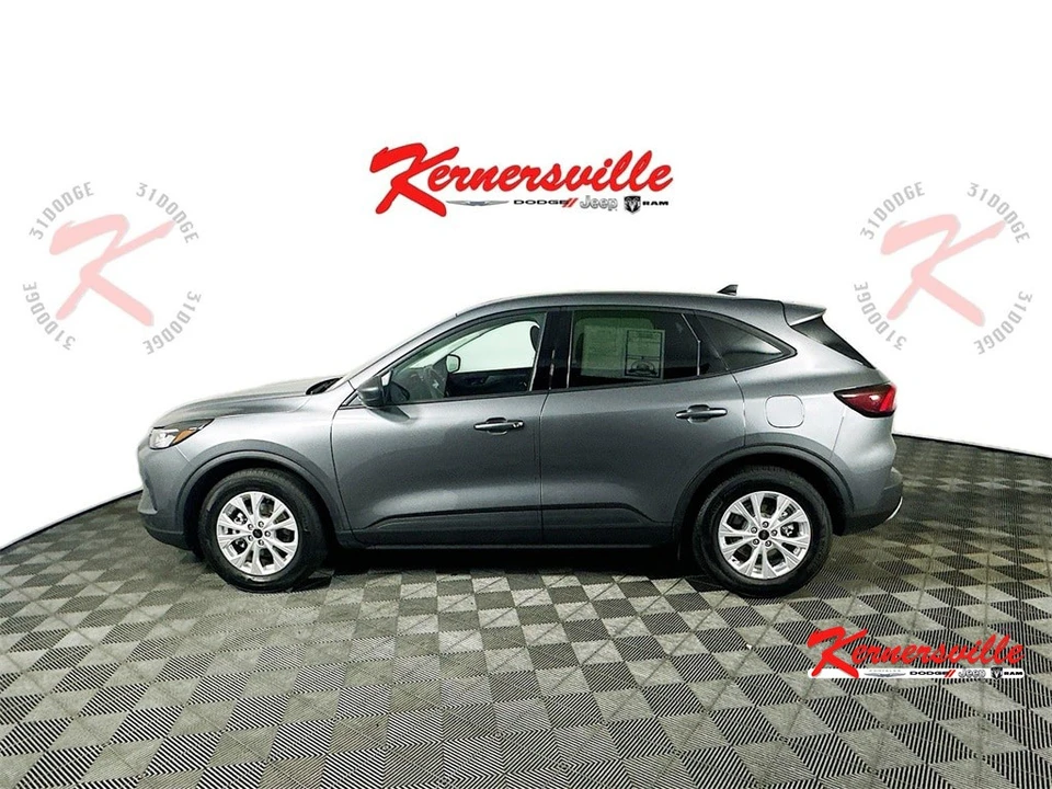 2025 Ford Escape - Image 4 of 21