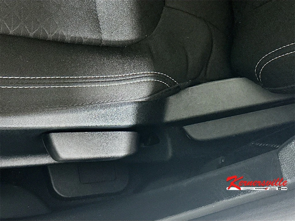 2025 Ford Escape - Image 20 of 21
