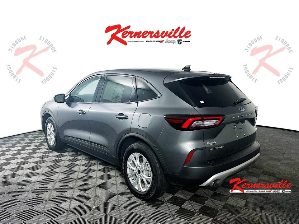 2025 Ford Escape - Image 5 of 21
