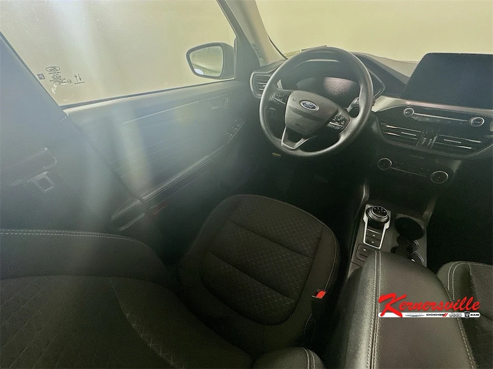 2025 Ford Escape - Image 9 of 21