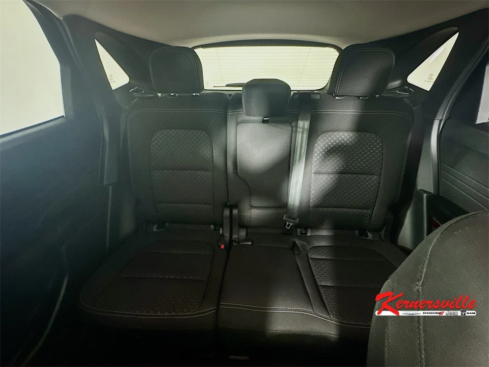 2025 Ford Escape - Image 13 of 21