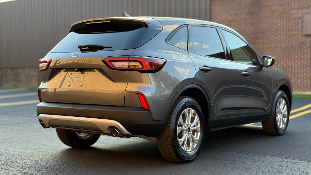 2025 Ford Escape - Image 7 of 21