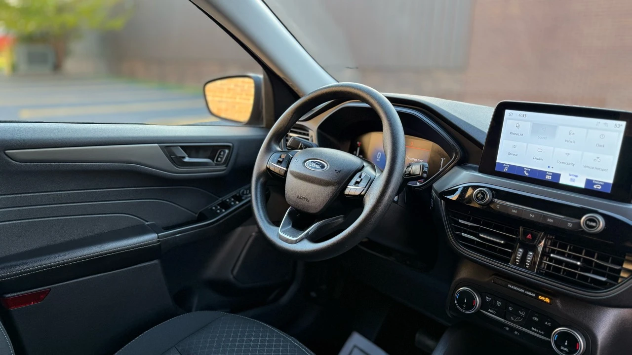 2025 Ford Escape - Image 13 of 21