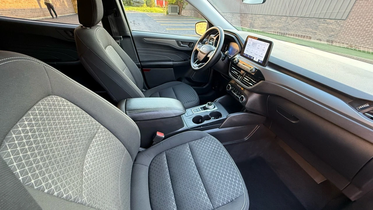 2025 Ford Escape - Image 11 of 21