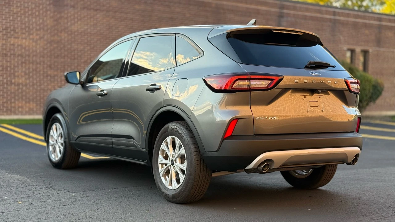 2025 Ford Escape - Image 5 of 21