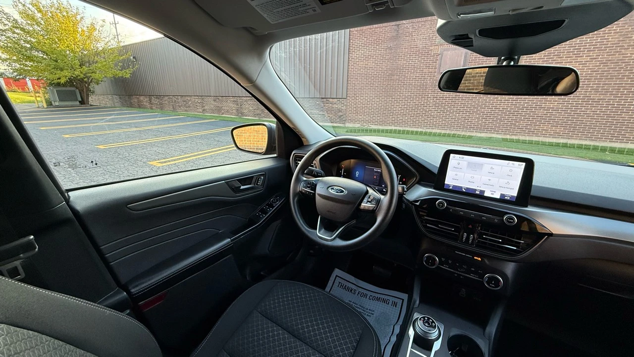 2025 Ford Escape - Image 12 of 21
