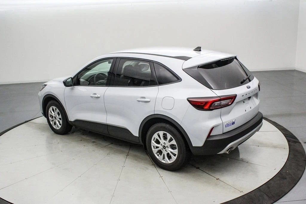 2025 Ford Escape - Image 7 of 21