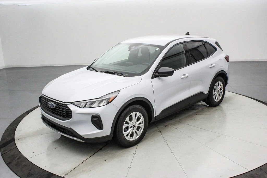 2025 Ford Escape - Image 9 of 21