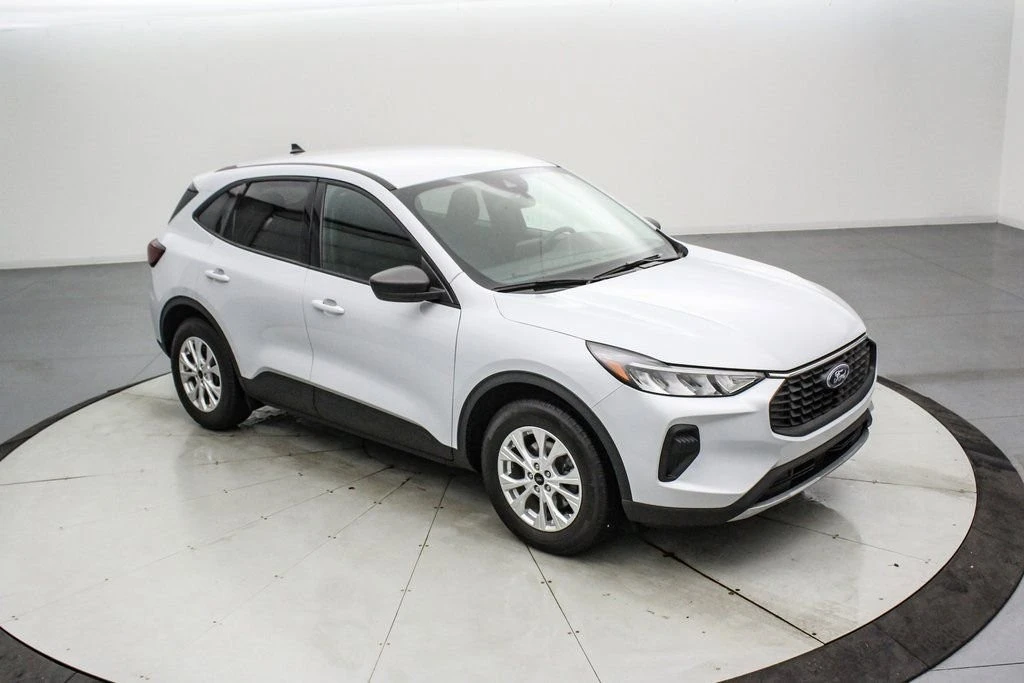 2025 Ford Escape - Image 2 of 21
