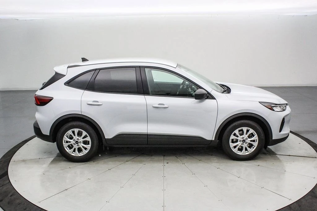2025 Ford Escape - Image 4 of 21