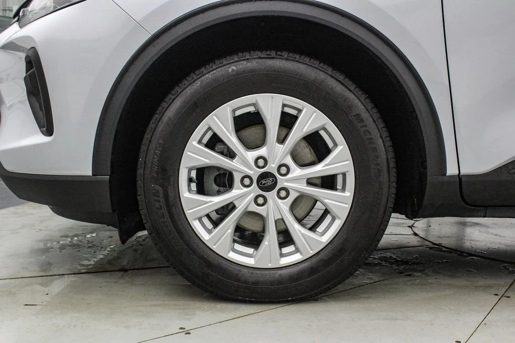 2025 Ford Escape - Image 11 of 21
