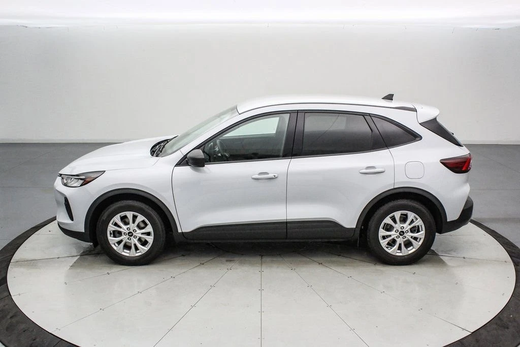 2025 Ford Escape - Image 8 of 21