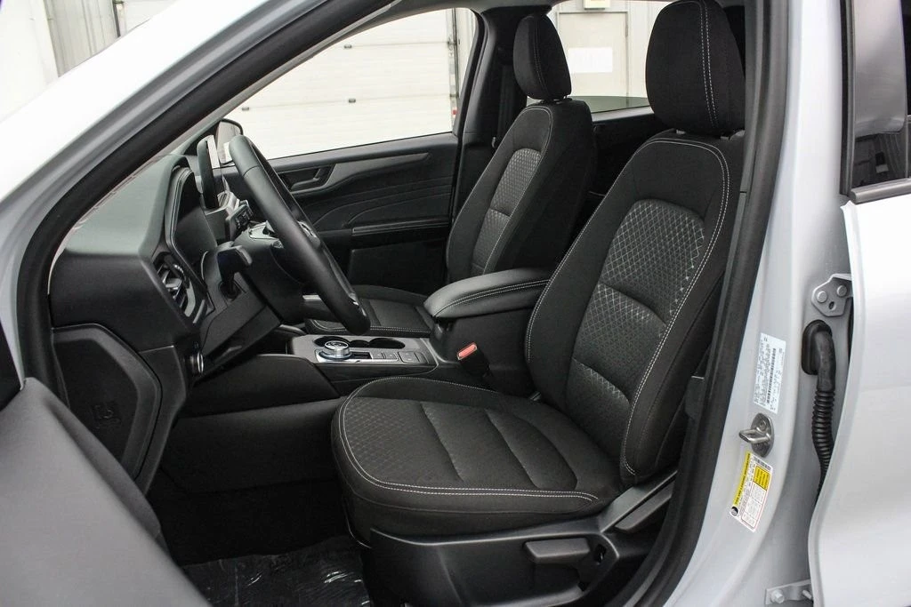 2025 Ford Escape - Image 12 of 21
