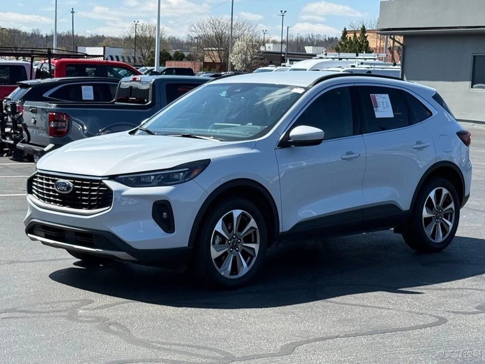 2025 Ford Escape - Image 7 of 12