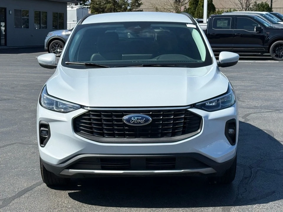 2025 Ford Escape - Image 8 of 12