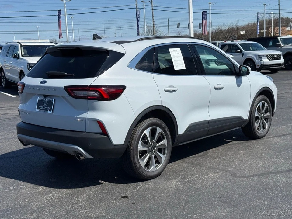 2025 Ford Escape - Image 3 of 12