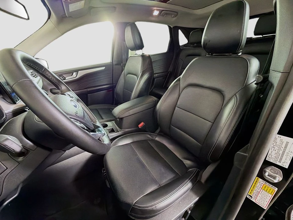 2025 Ford Escape - Image 12 of 21