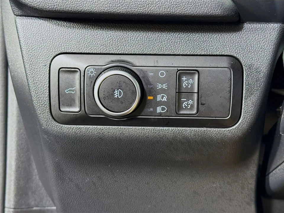 2025 Ford Escape - Image 11 of 21