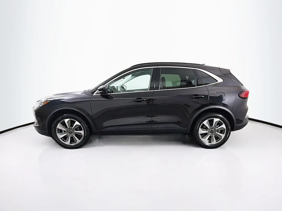 2025 Ford Escape - Image 4 of 21