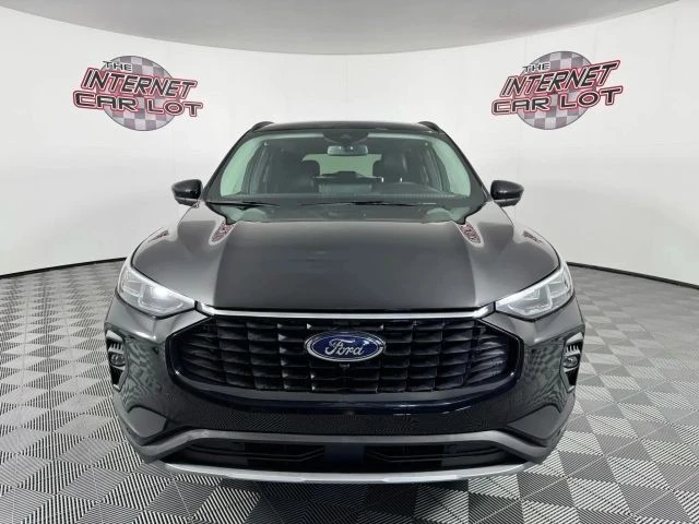2025 Ford Escape - Image 2 of 21