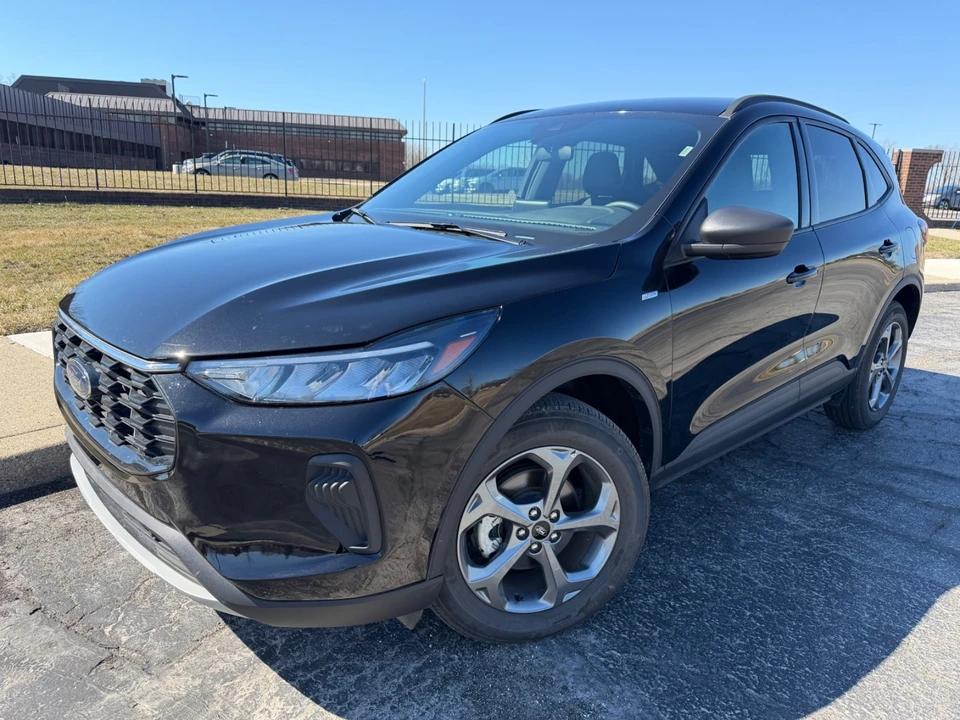 2025 Ford Escape - Image 7 of 21