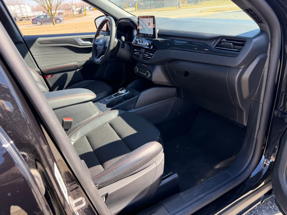 2025 Ford Escape - Image 20 of 21