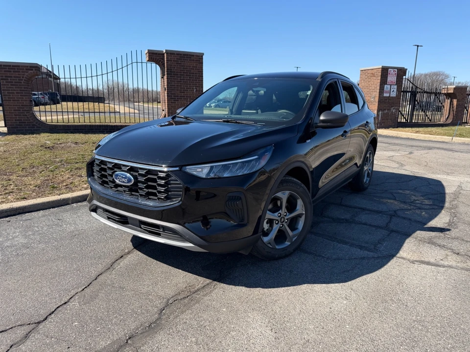 2025 Ford Escape - Image 11 of 21