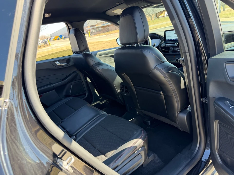 2025 Ford Escape - Image 18 of 21