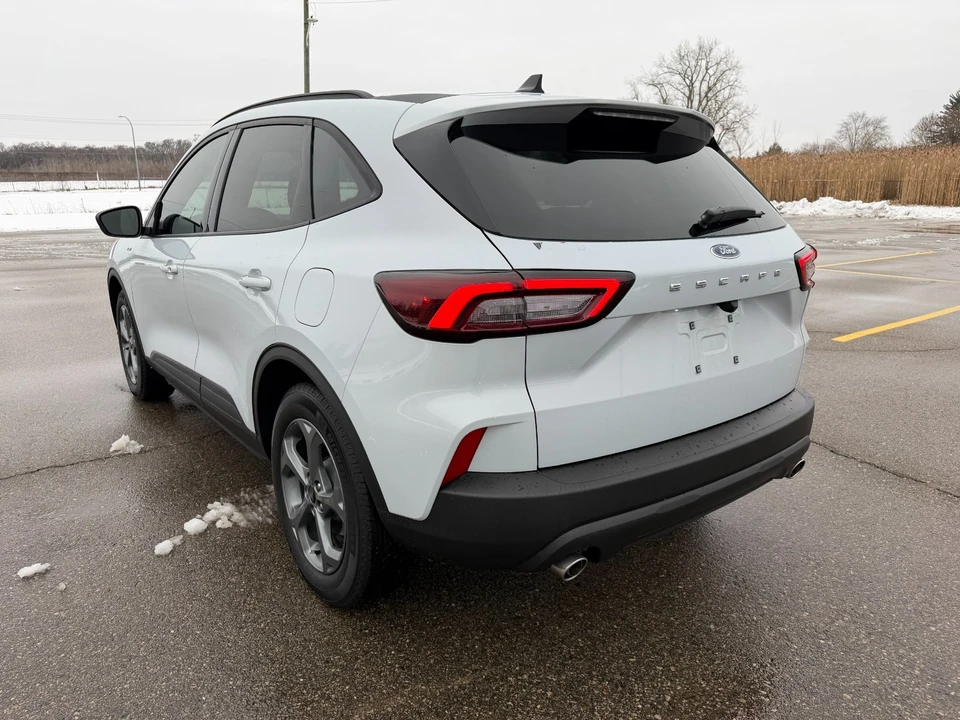 2025 Ford Escape - Image 5 of 21