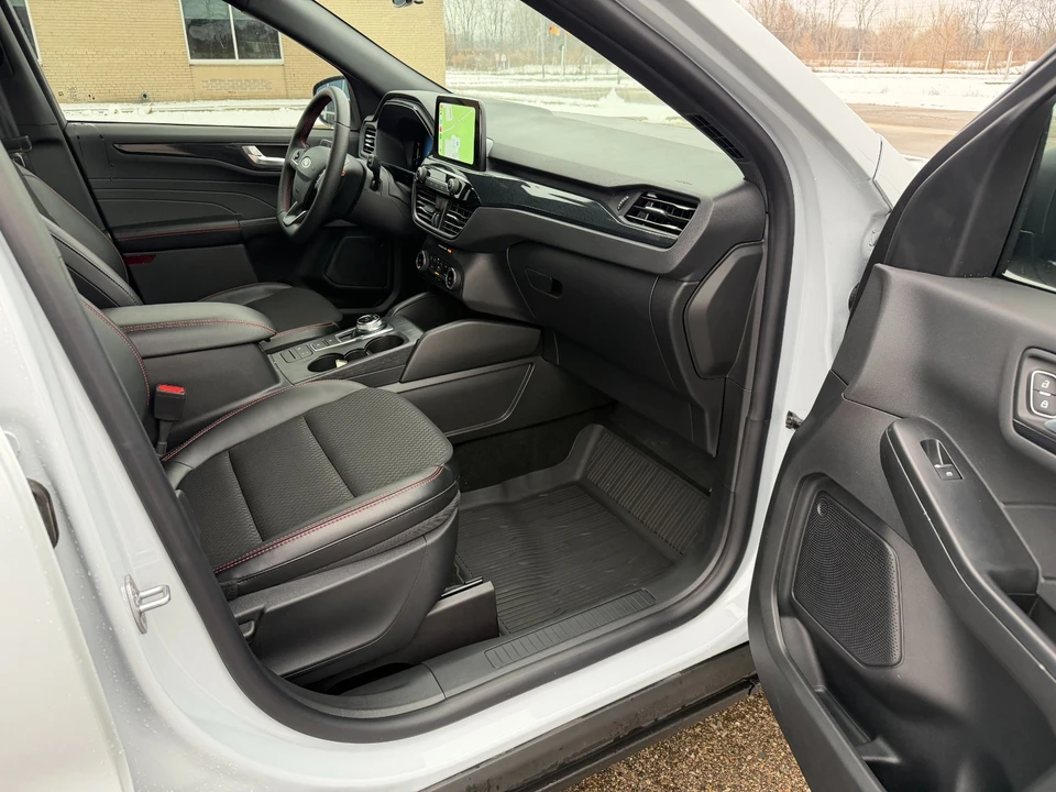 2025 Ford Escape - Image 14 of 21