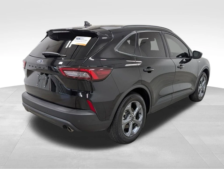 2025 Ford Escape - Image 8 of 13