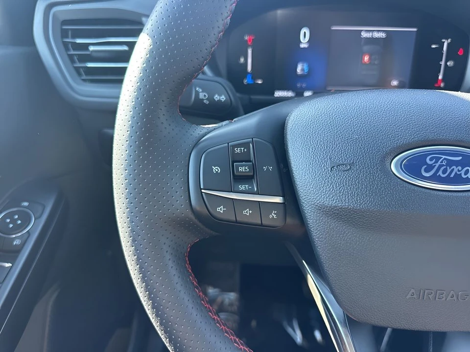2025 Ford Escape - Image 14 of 21