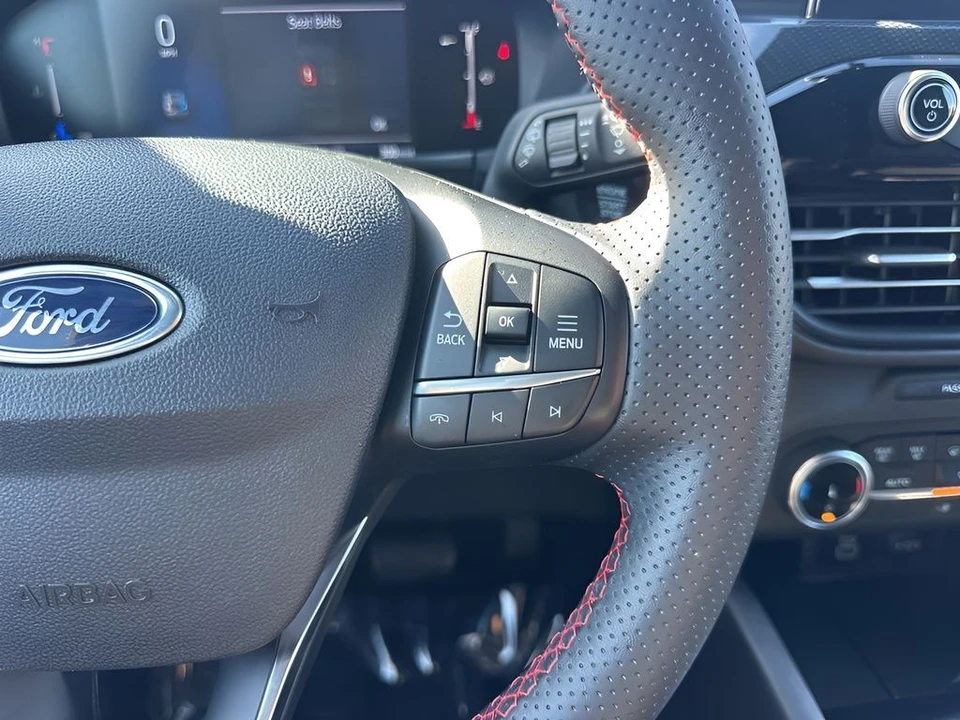 2025 Ford Escape - Image 15 of 21