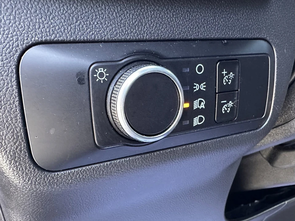 2025 Ford Escape - Image 19 of 31