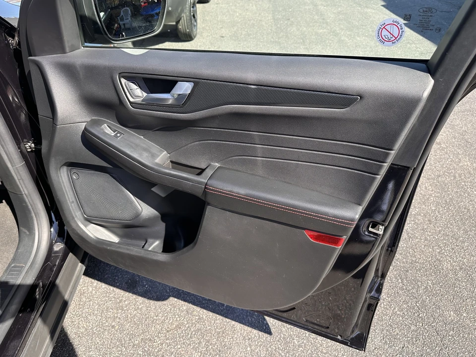 2025 Ford Escape - Image 13 of 31