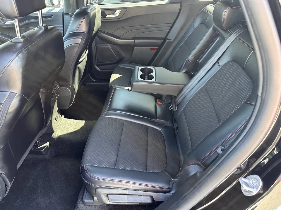2025 Ford Escape - Image 12 of 31